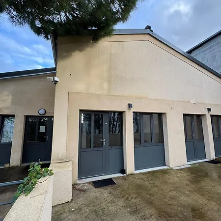 11 Parking Prive Gratuit Sous Video Surveillance Πουατιέ