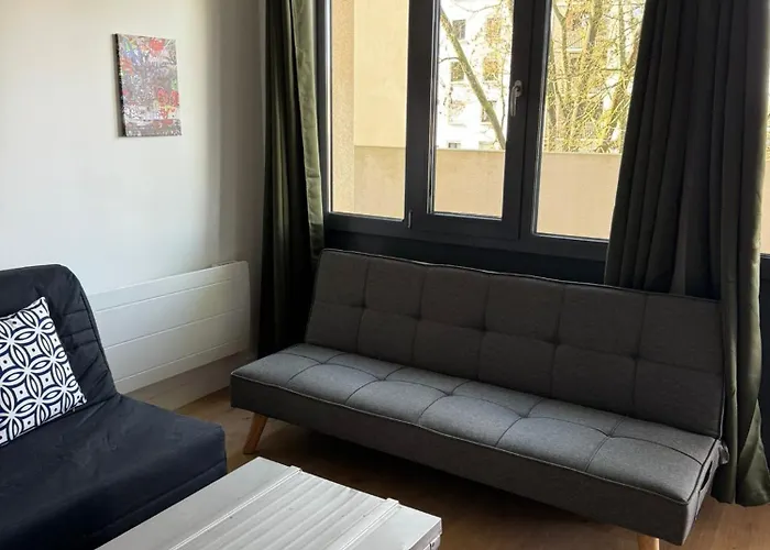 11 Parking Gratuit * Poitiers