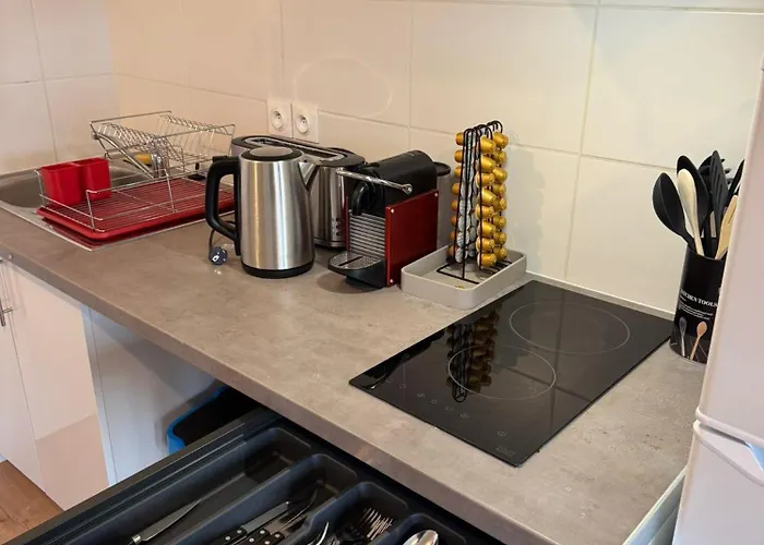 11 Parking Gratuit *